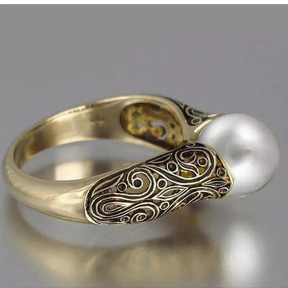 New Women’s Yellow Gold Plated Pearl Ring - Picture 2 of 5